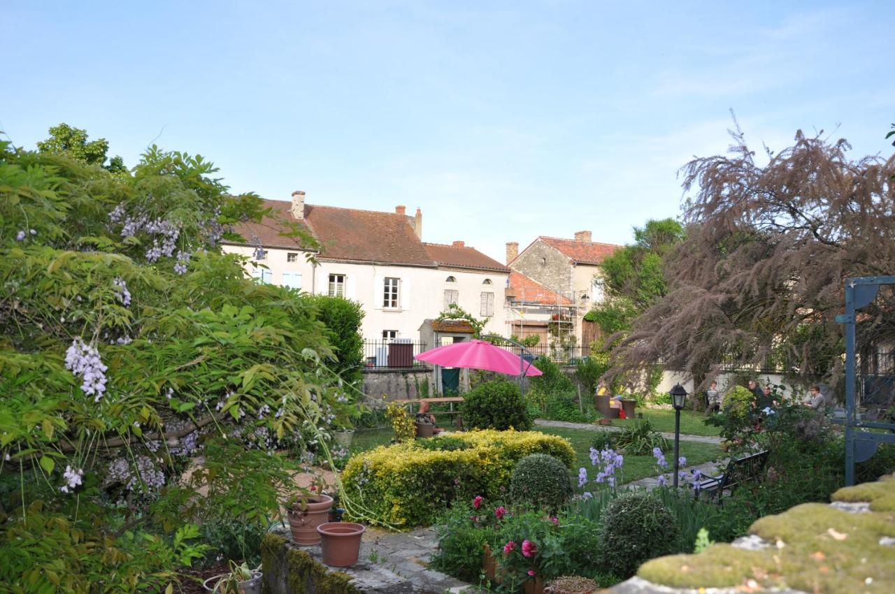 La Maison Du Prince De Conde Charroux-dʼAllier المظهر الخارجي الصورة