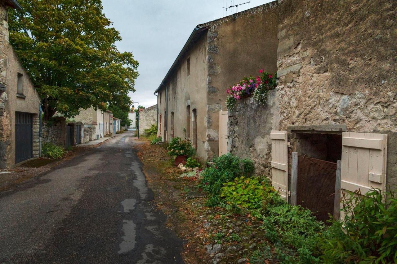 La Maison Du Prince De Conde Charroux-dʼAllier المظهر الخارجي الصورة