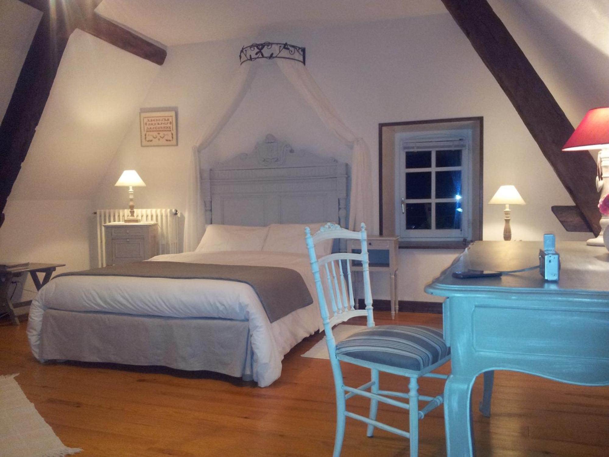 La Maison Du Prince De Conde Charroux-dʼAllier المظهر الخارجي الصورة